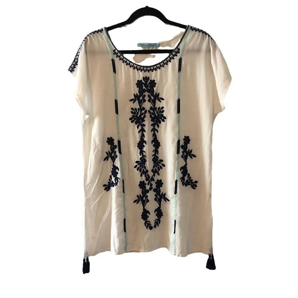 Solitaire Swim white tunic with two tone embroidered floral front